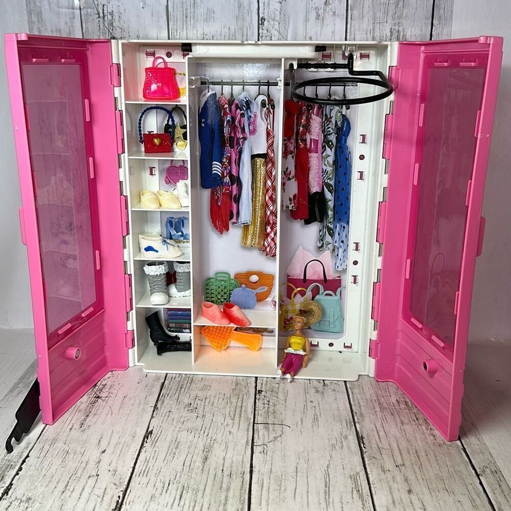 Barbie 2018 Mattel Pink White Wardrobe Clothing Closet 6 pairs shoes 2‎ Handbags